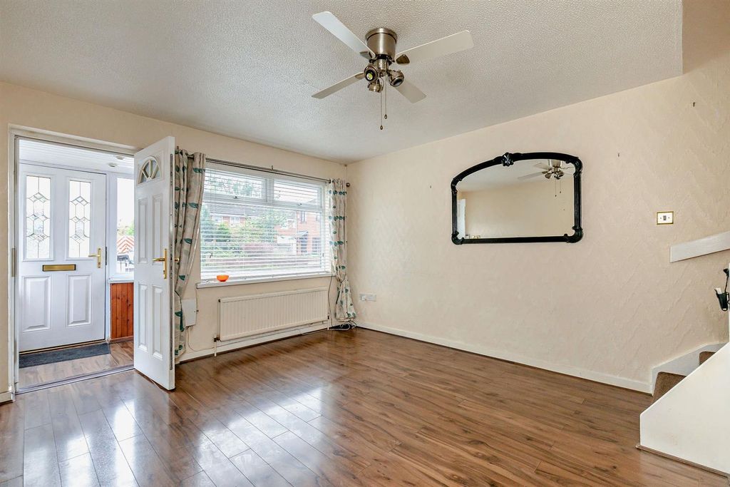 Property photo 3 of 12