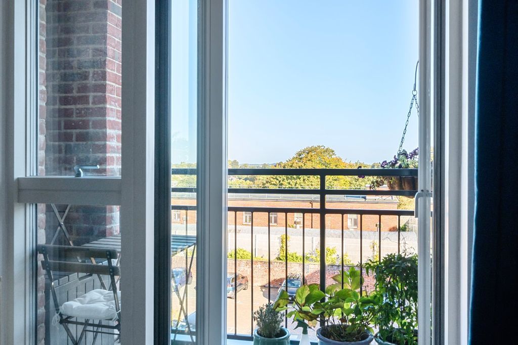 Property photo 2 of 11 Picture No. 10