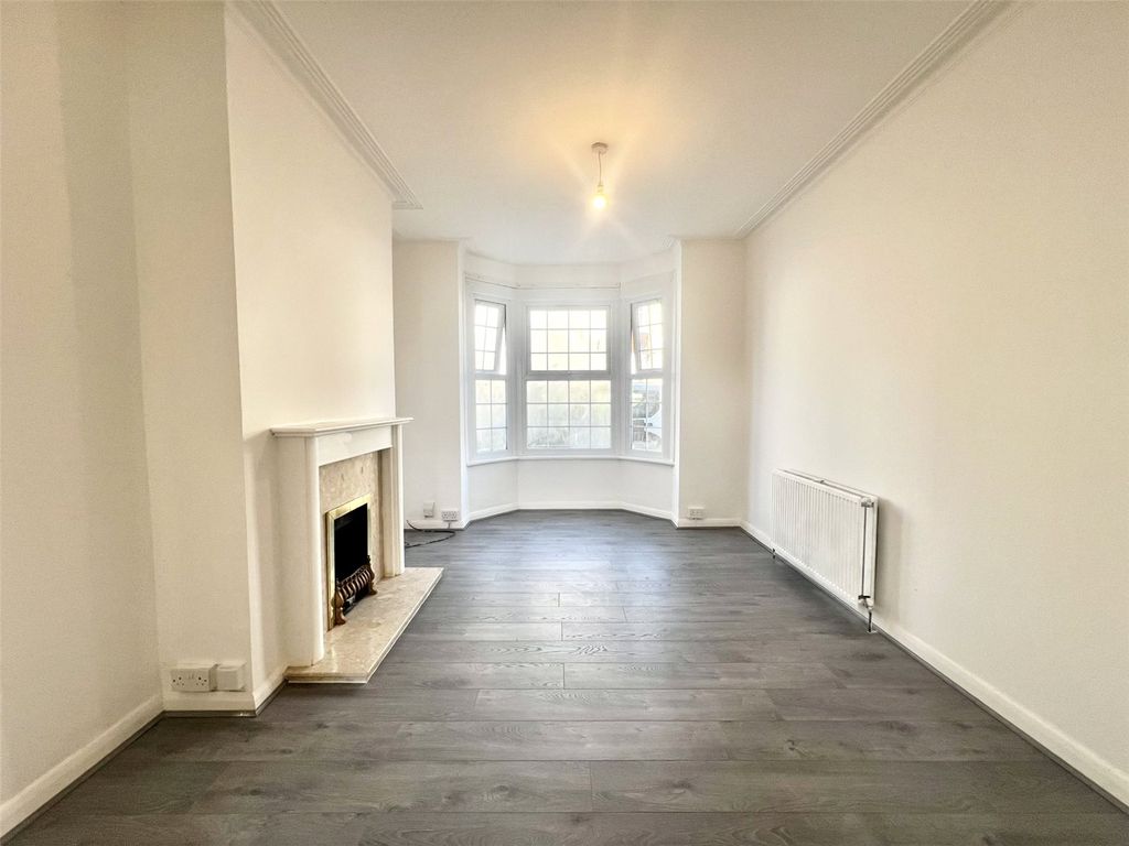 Property photo 3 of 11 Picture No. 06