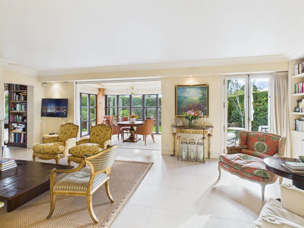 Property photo 2 of 19