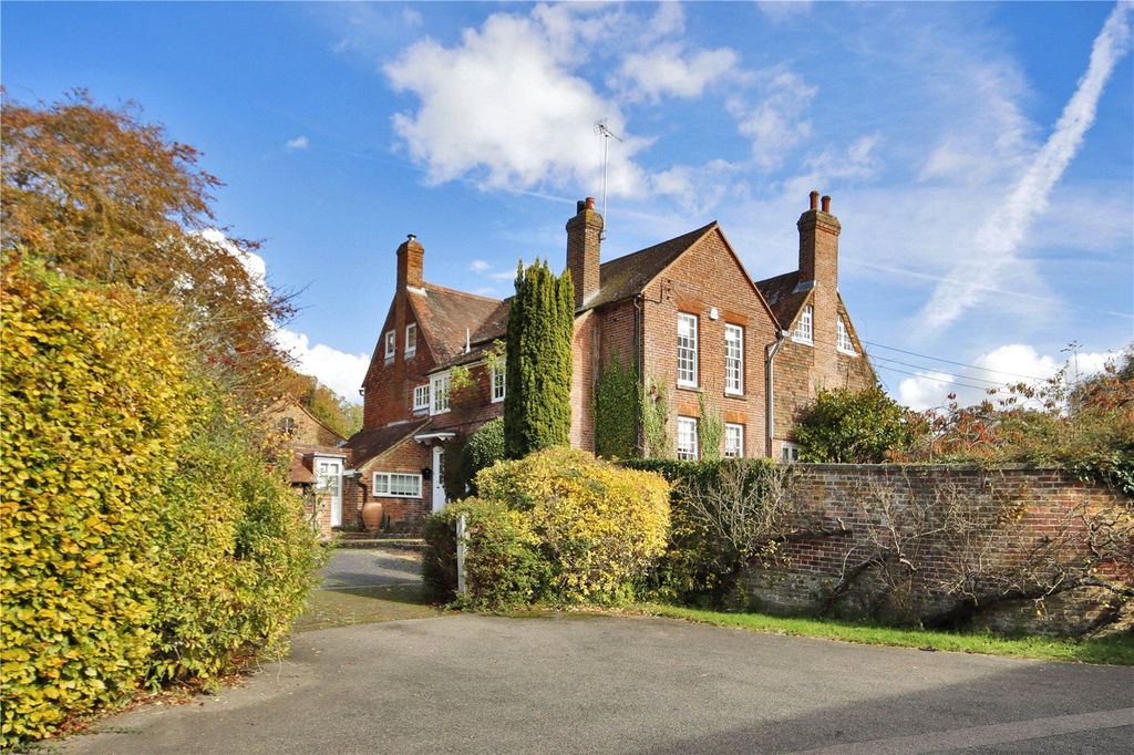 Property photo 3 of 35 The Gate House