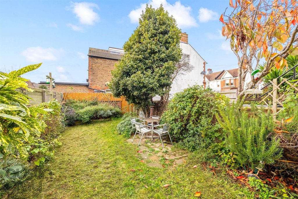 Property photo 2 of 17 Sackville Road, 136-001.Jpg