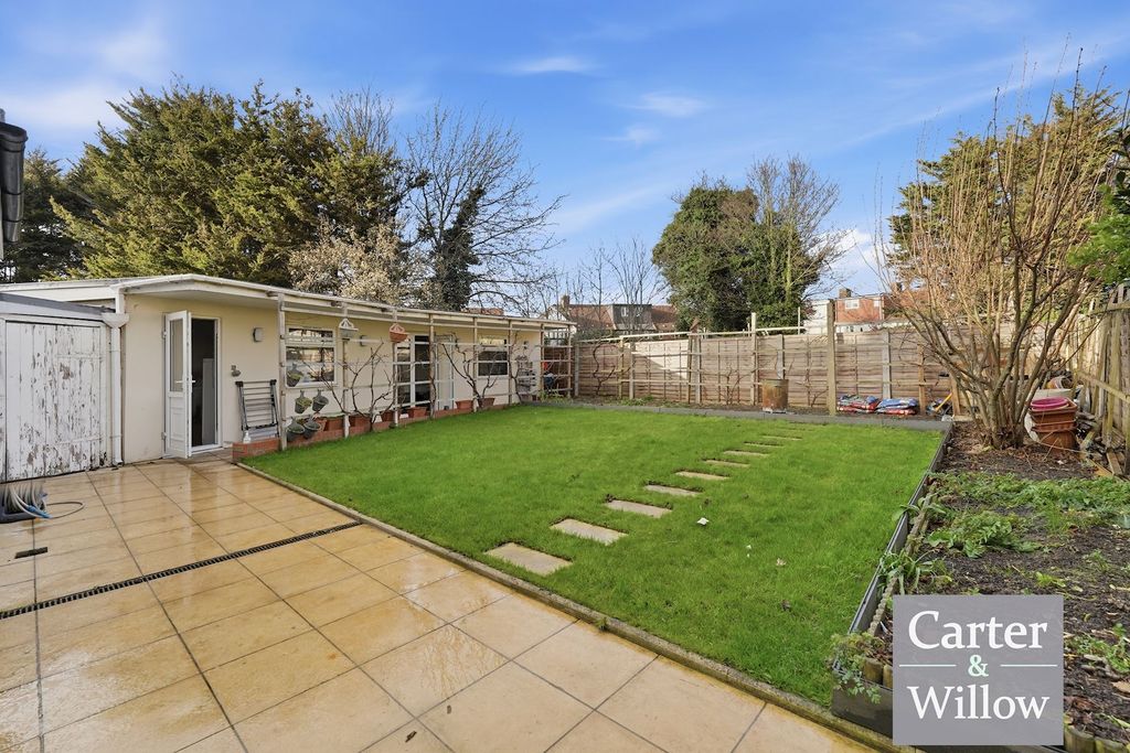 Additional image 4 of 3 bed end terrace house for saleWinding Way, Dagenham RM8