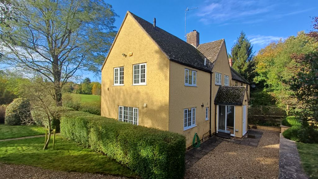 Property photo 1 of 32