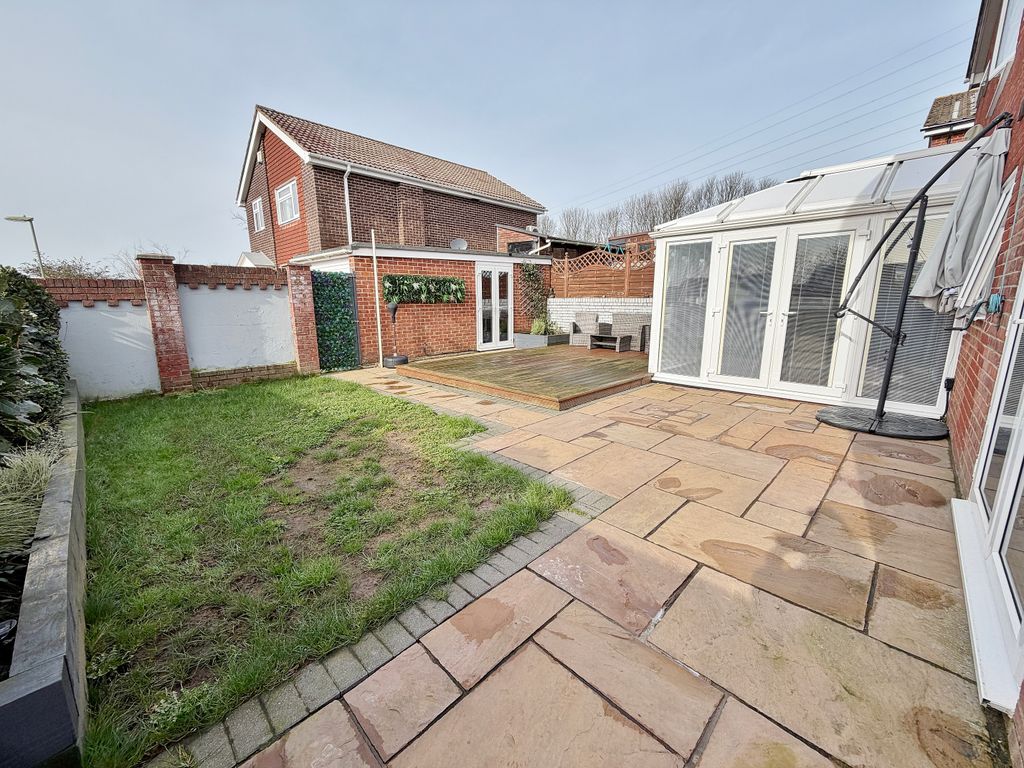 Property photo 2 of 27