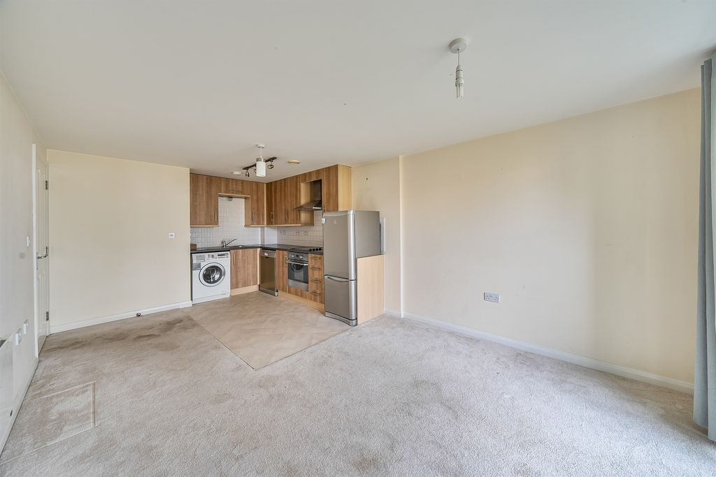 Property photo 3 of 9