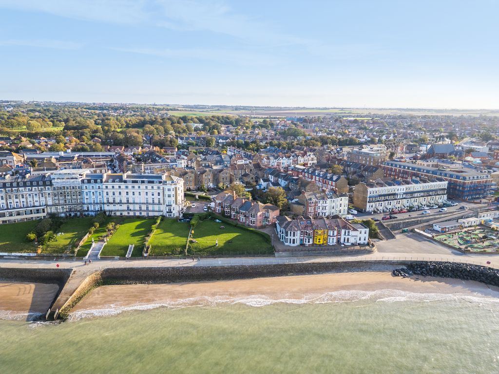 Property photo 1 of 30