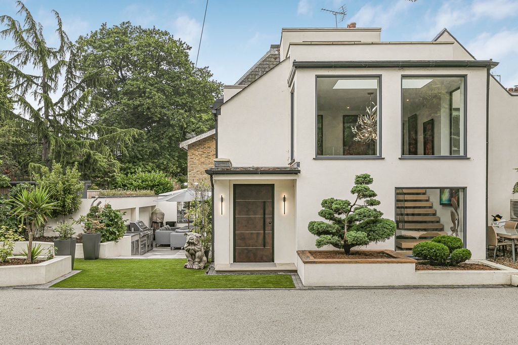 Property photo 1 of 50