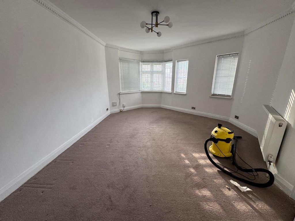 Property photo 3 of 13 Gallery