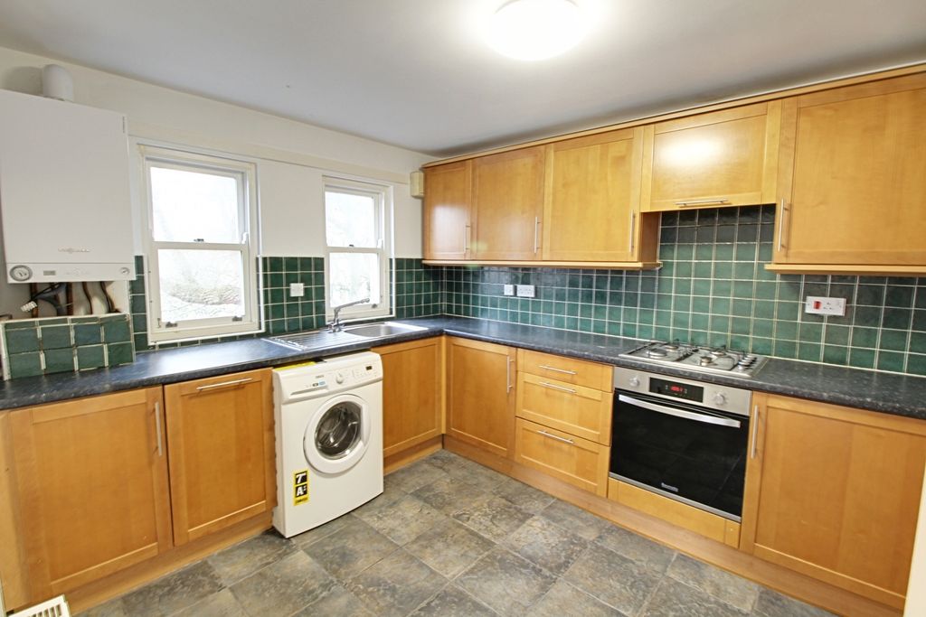 Property photo 3 of 10 Kit