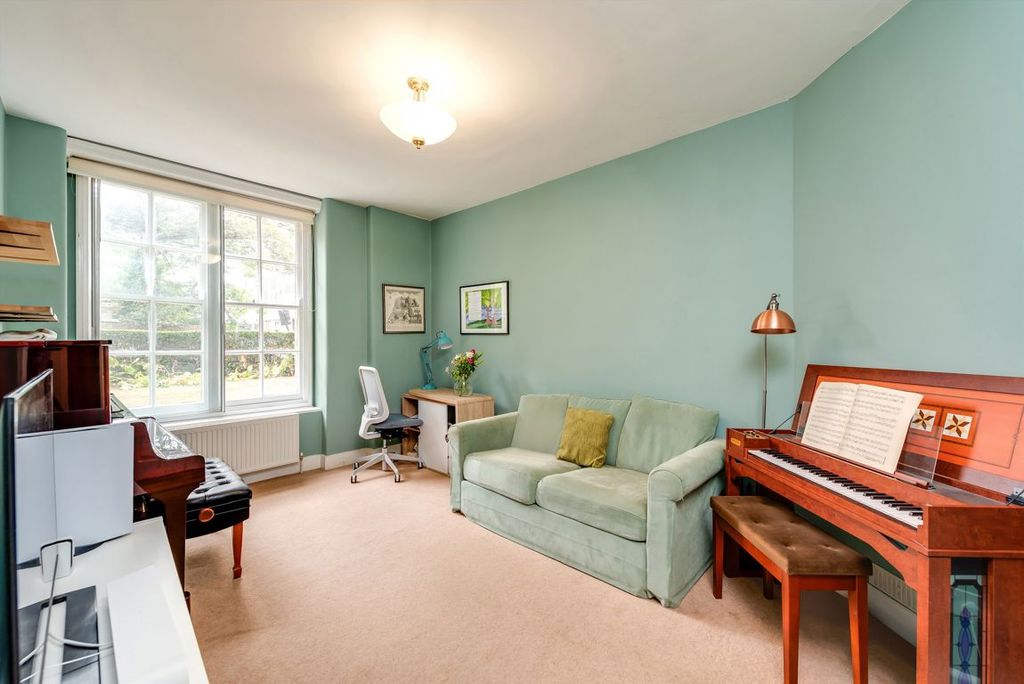 Property photo 3 of 7