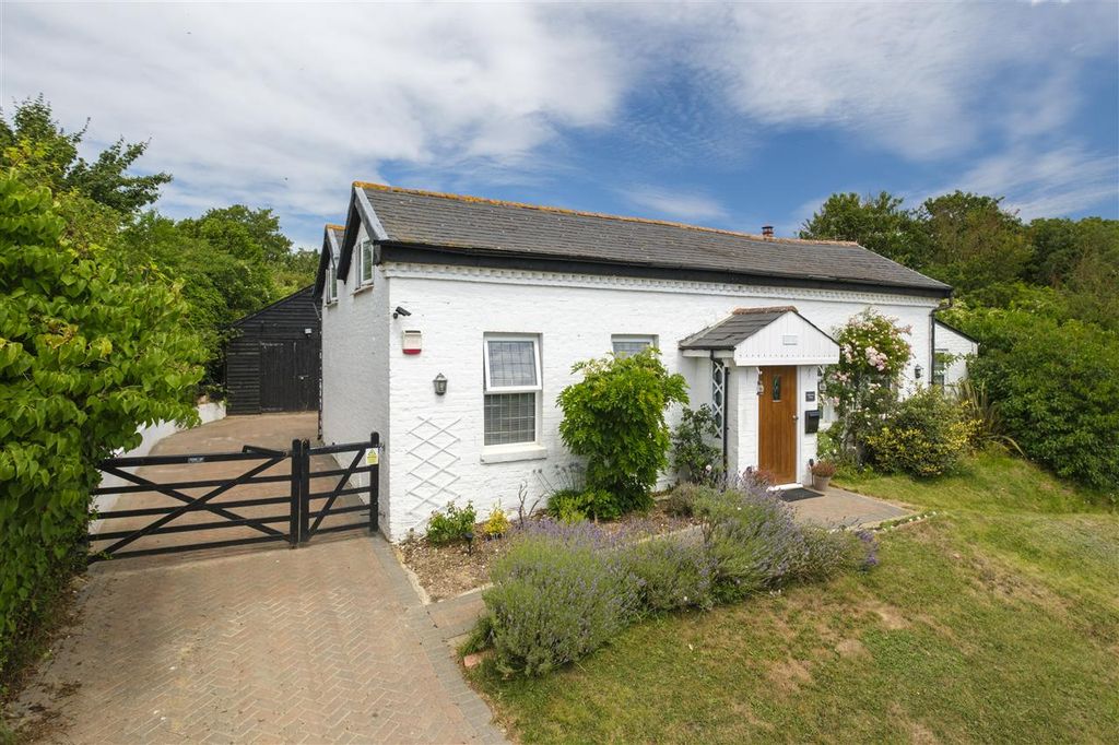 Property photo 2 of 33