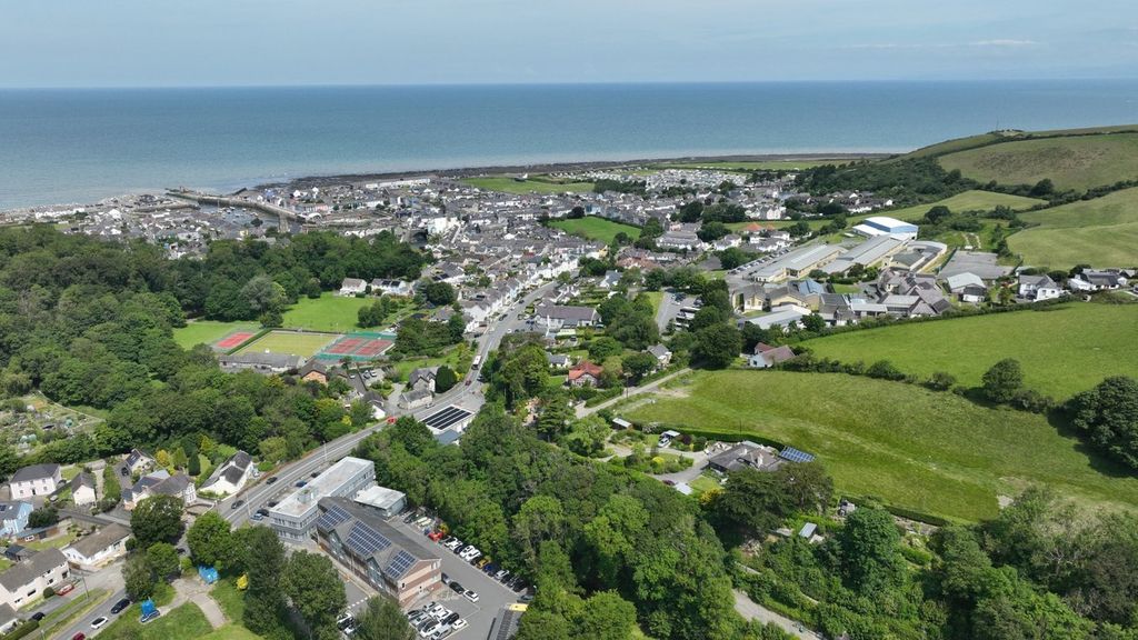 Property photo 3 of 68