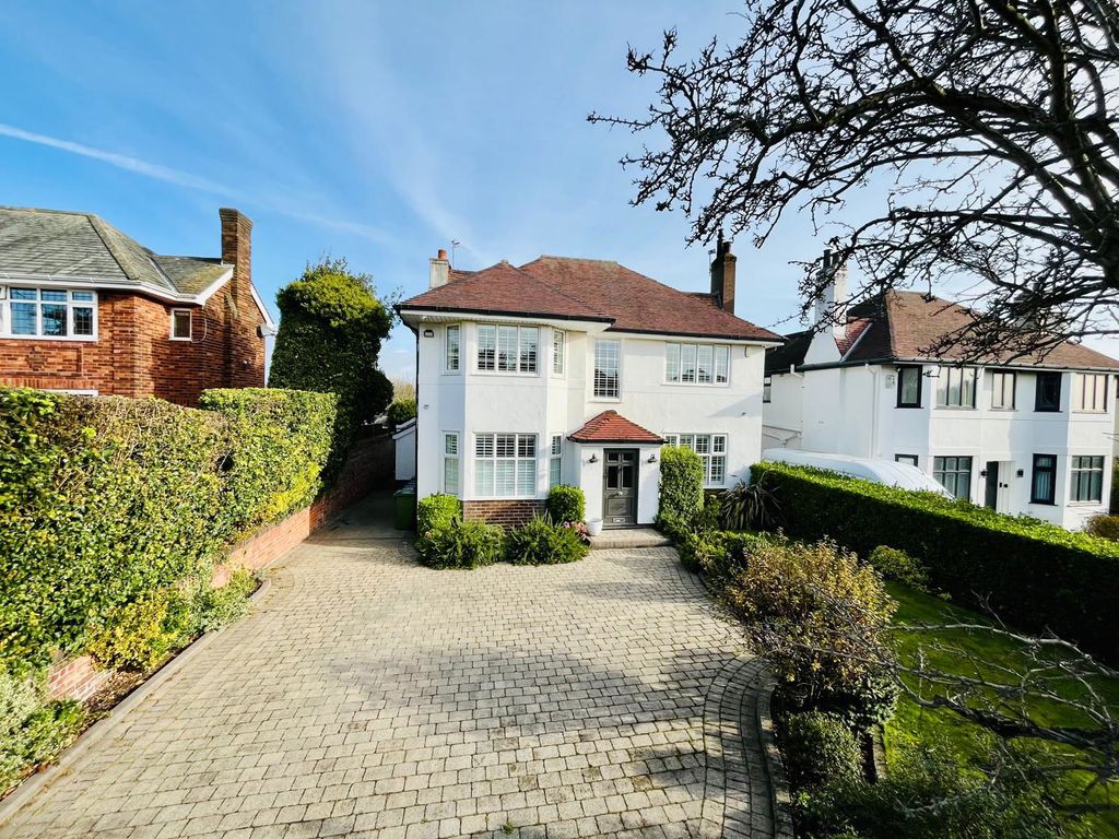 Property photo 1 of 30