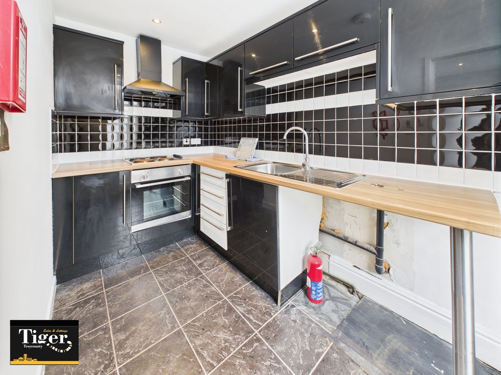 Property photo 3 of 5 Cam02176G0-Pr0656-Still004