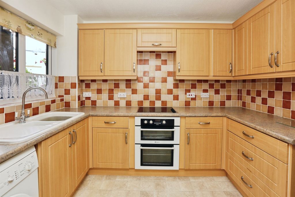 Property photo 2 of 17