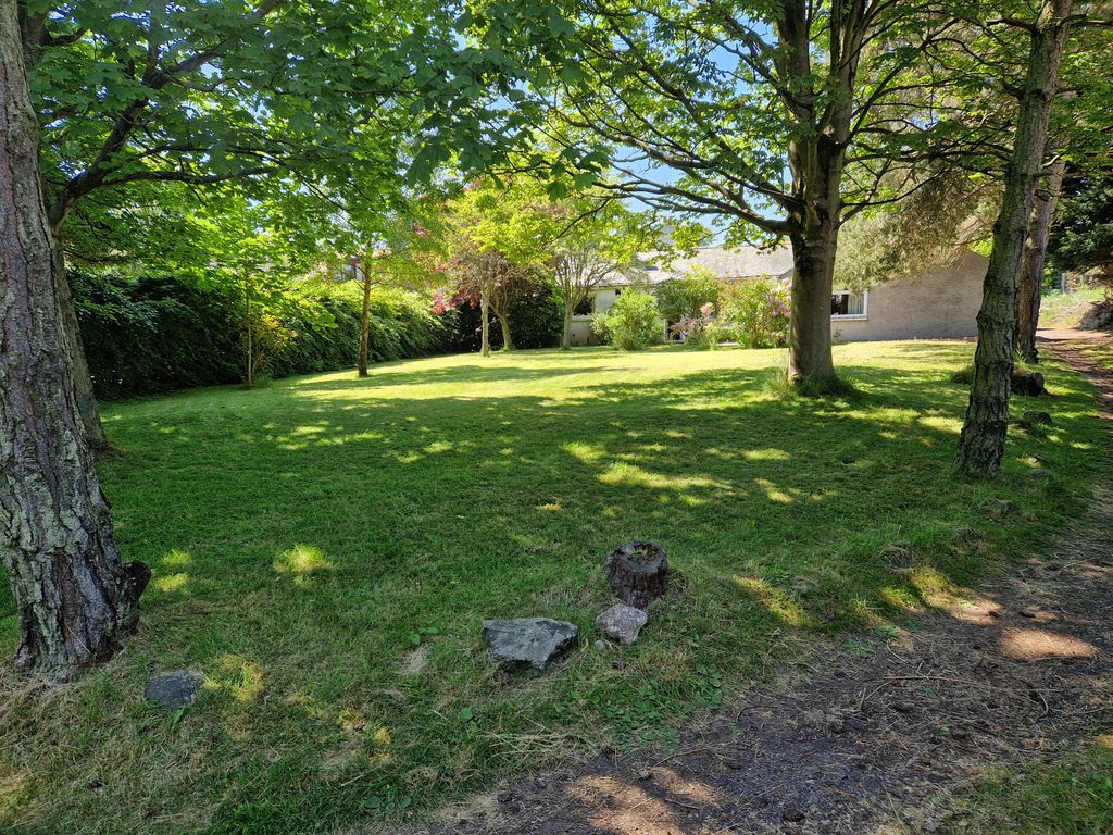 Property photo 2 of 43