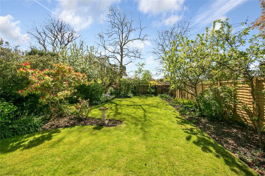 Property photo 2 of 12 Picture No. 11