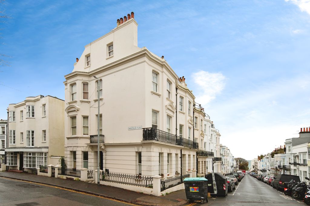 Property photo 1 of 9 Front