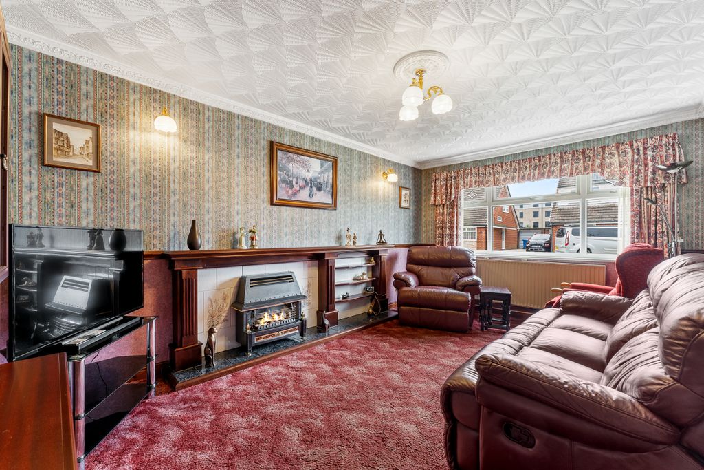 Property photo 3 of 12 3 Carpenter Grove-15