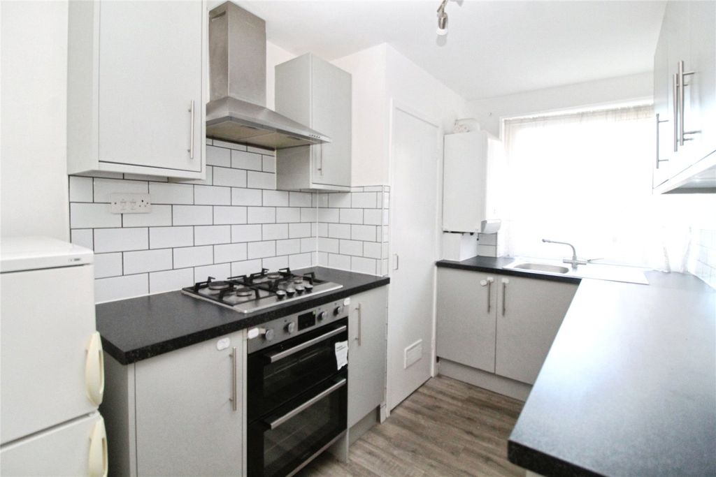 Property photo 1 of 11 Kitchen