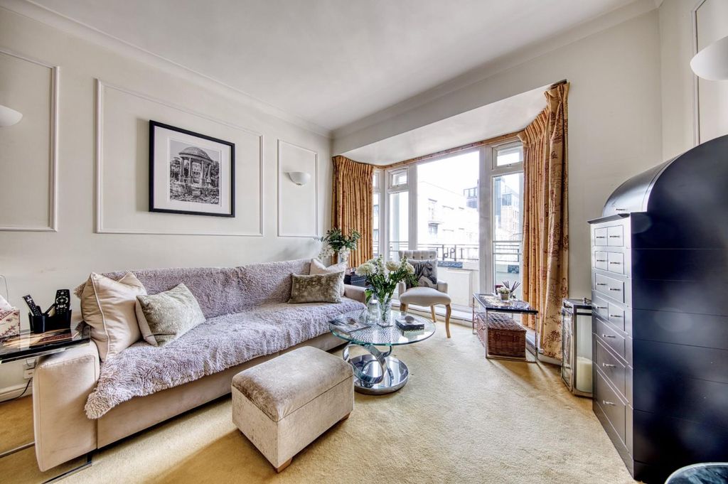 Property photo 1 of 13 Marsham Court - Reception