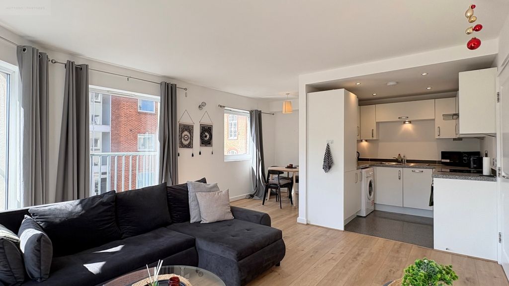 Property photo 3 of 14 Photo 3