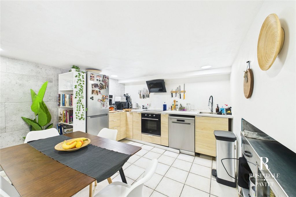 Property photo 3 of 22 Picture No. 34