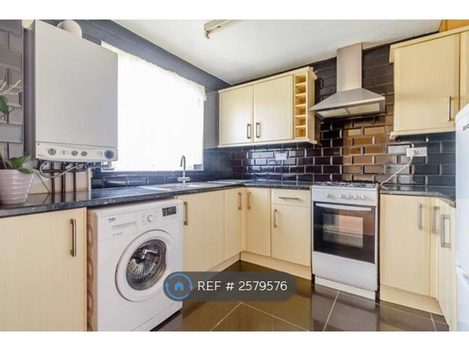 Property photo 3 of 14 Kitchen