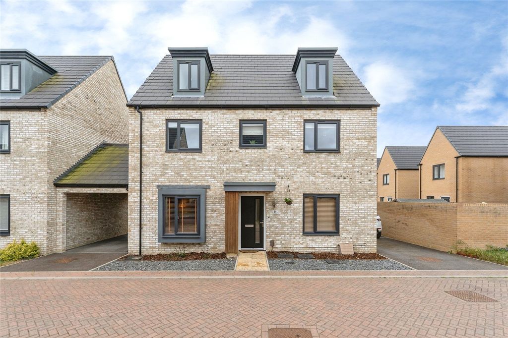 Property photo 1 of 31 Picture No. 10