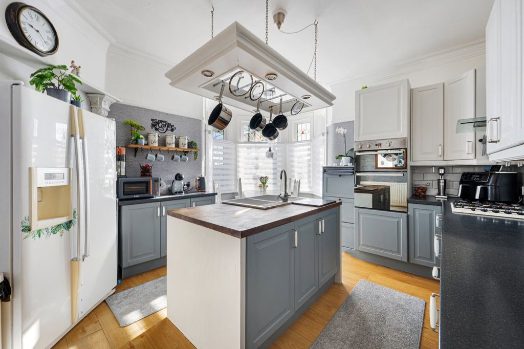 Property photo 3 of 36 Picture 3