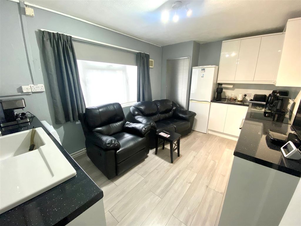 Property photo 2 of 7 2.Jpg