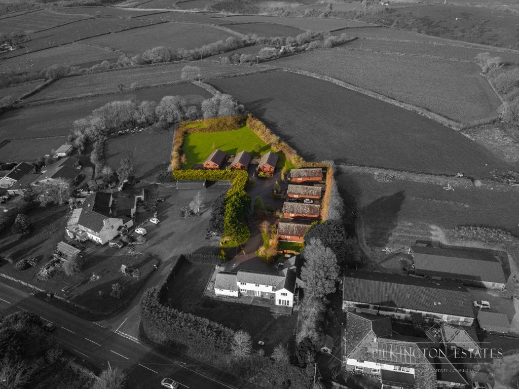 Property photo 2 of 17 4699863