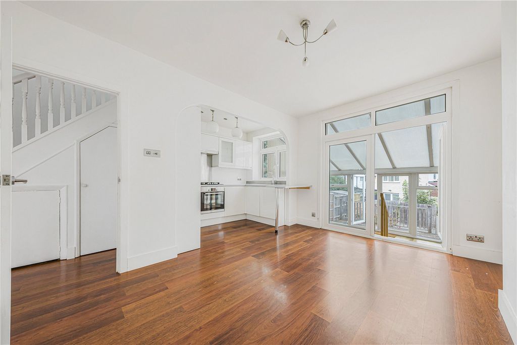 Property photo 3 of 16 Picture No. 06