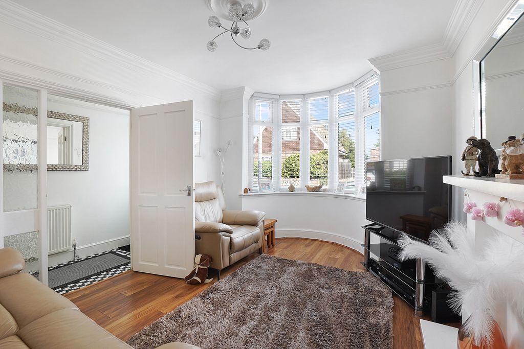 Property photo 2 of 19 4447085