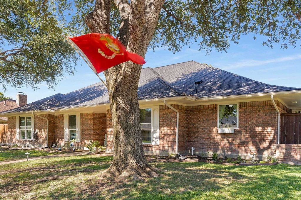 Property photo 1 of 31