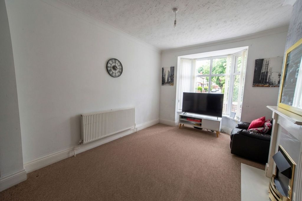 Property photo 3 of 14 Living Room