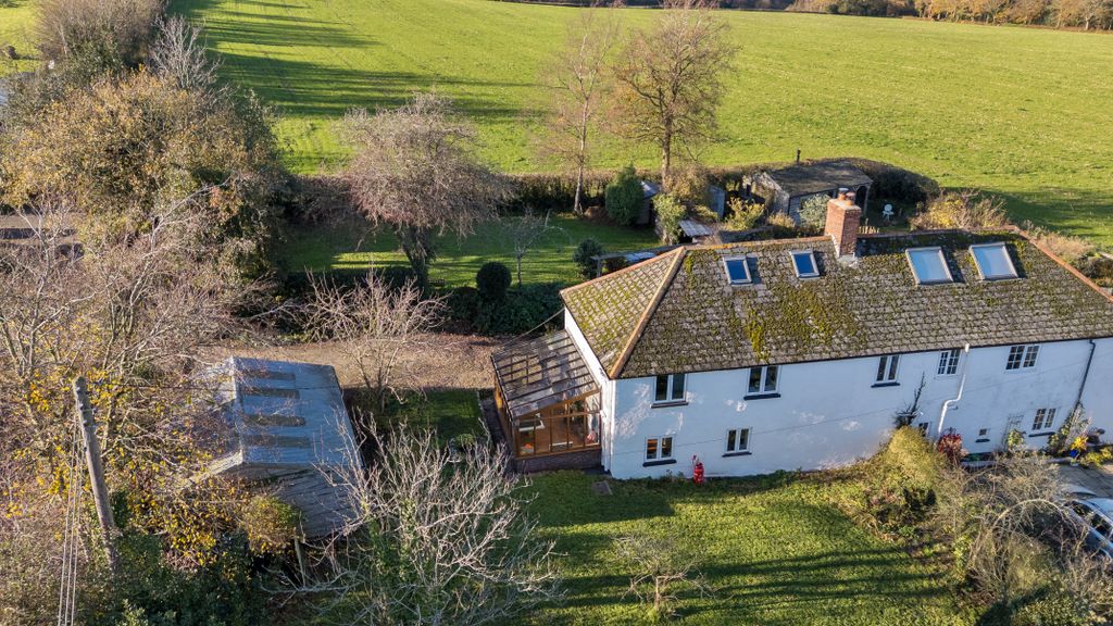 Property photo 1 of 32