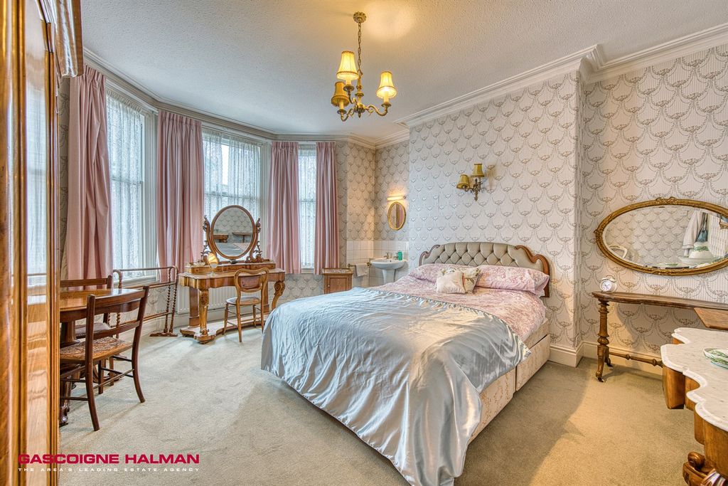 Property photo 2 of 24 Bedroom 2