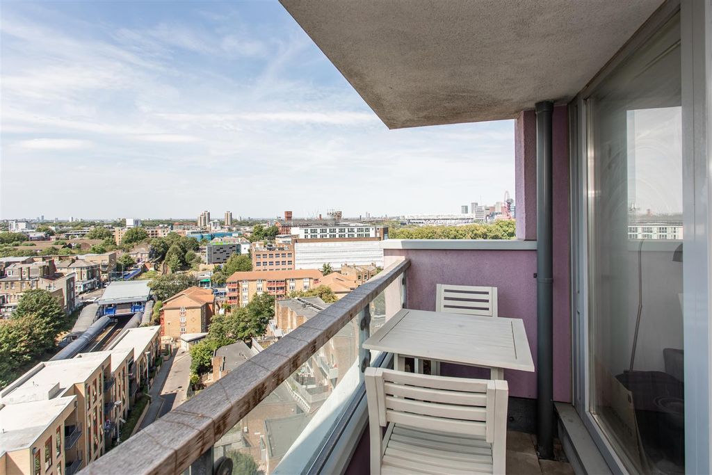 Property photo 3 of 14 Balcony