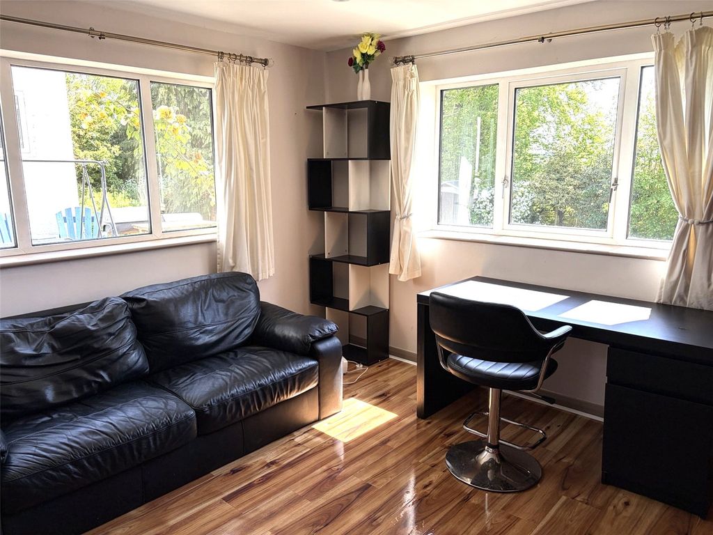 Property photo 3 of 12 Picture No. 08