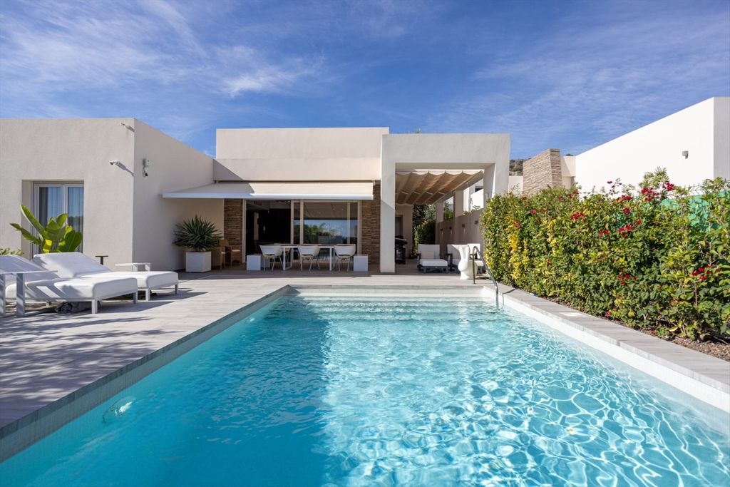 Property photo 1 of 44 Luxury Villa With Private Pool For In La Finca Golf Resort Costa Blanca Spain