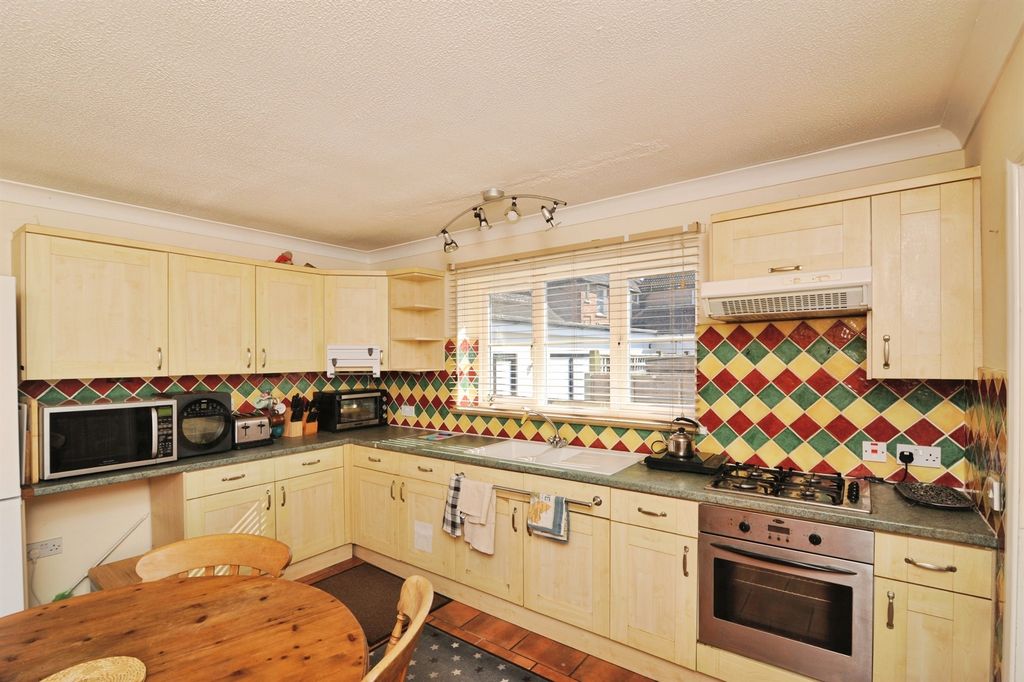 Property photo 3 of 17
