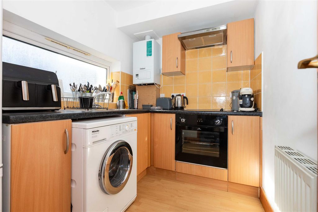 Property photo 2 of 7 Bath-1.Jpg