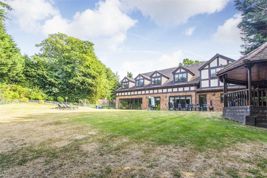 Property photo 2 of 11
