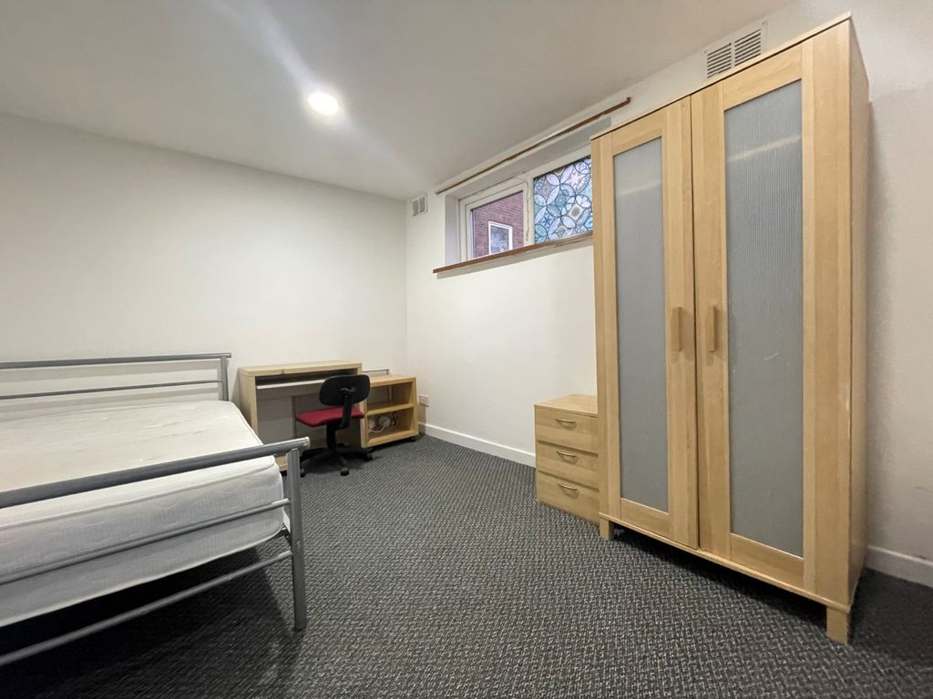 Property photo 3 of 7 Picture No. 16