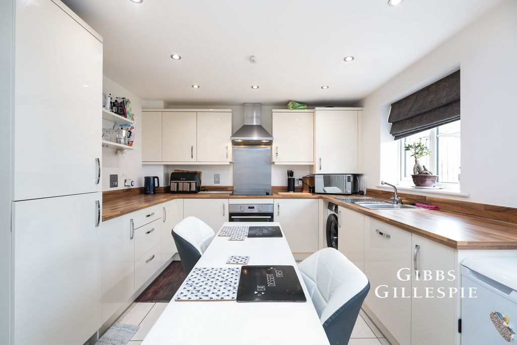 Property photo 3 of 16 Pbox-Img.Jpg