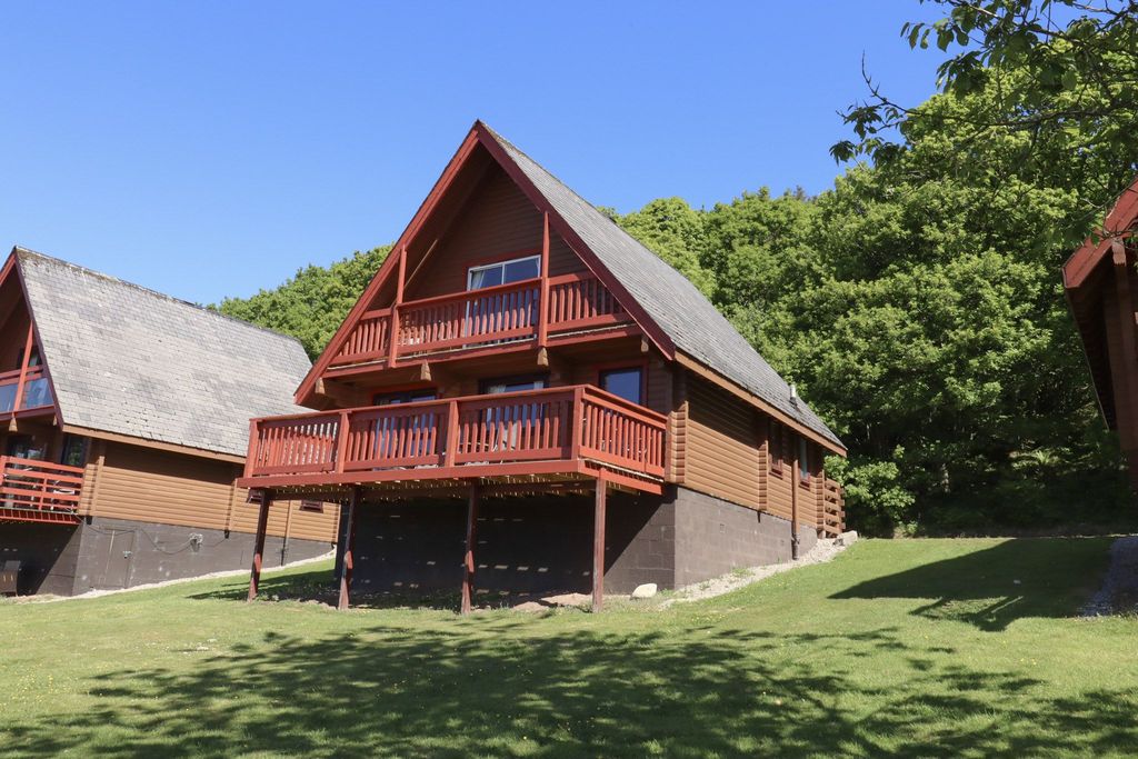 Property photo 1 of 18