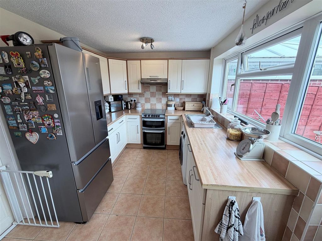 Property photo 2 of 16 488.Jpg