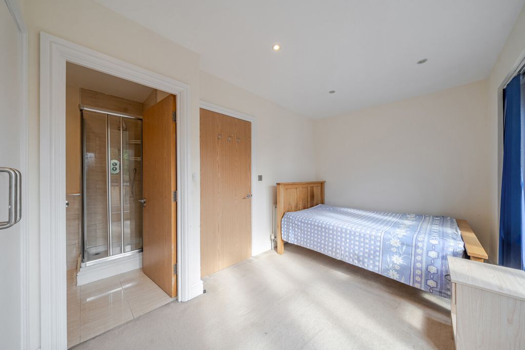 Property photo 3 of 21 1528172-6-6Abbdc1...